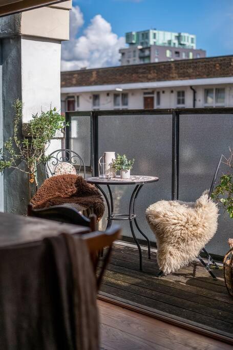 Appartement Penthouse At The Old Tea Factory à Londres Extérieur photo